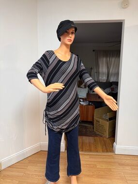 Jessica Simpson Black & Gray Striped Ruched Long Sleeve Tunic